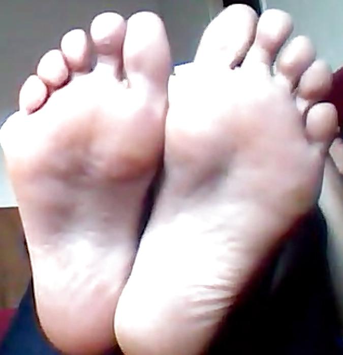 14P Webcam FEET!