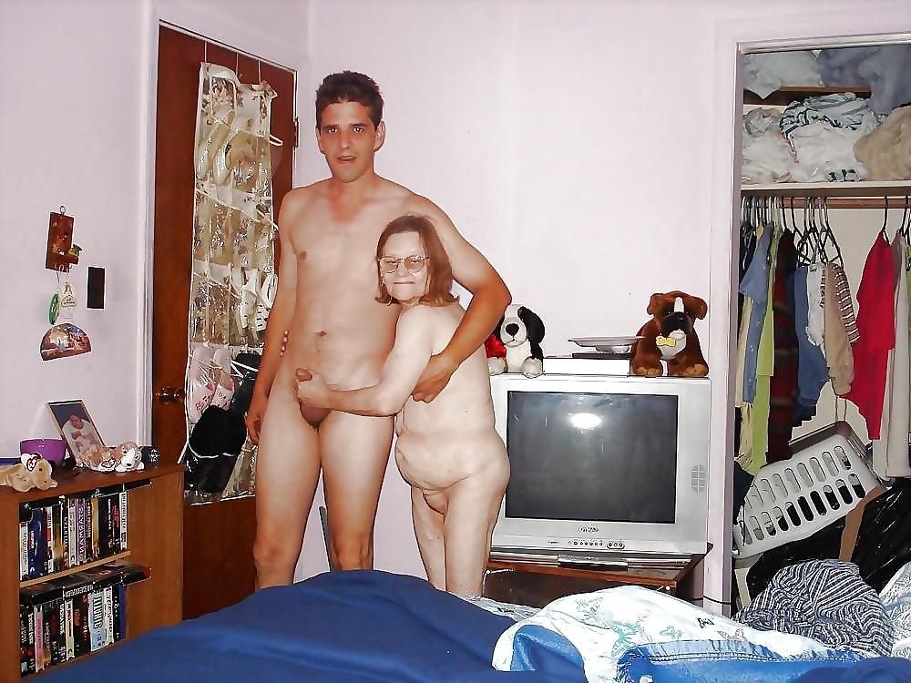 25P Nudist couples