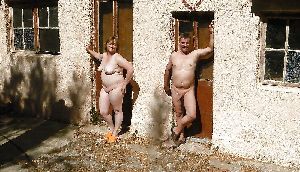25P Nudist couples