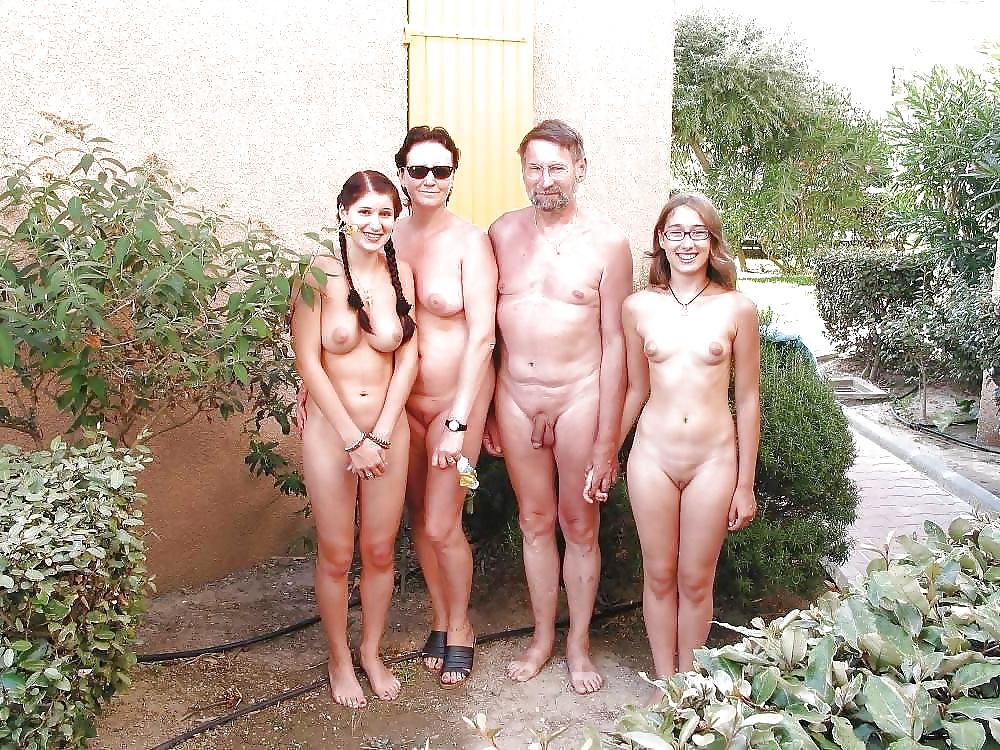 25P Nudist couples