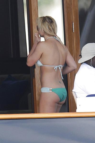 23P Wanking to Britney Spears