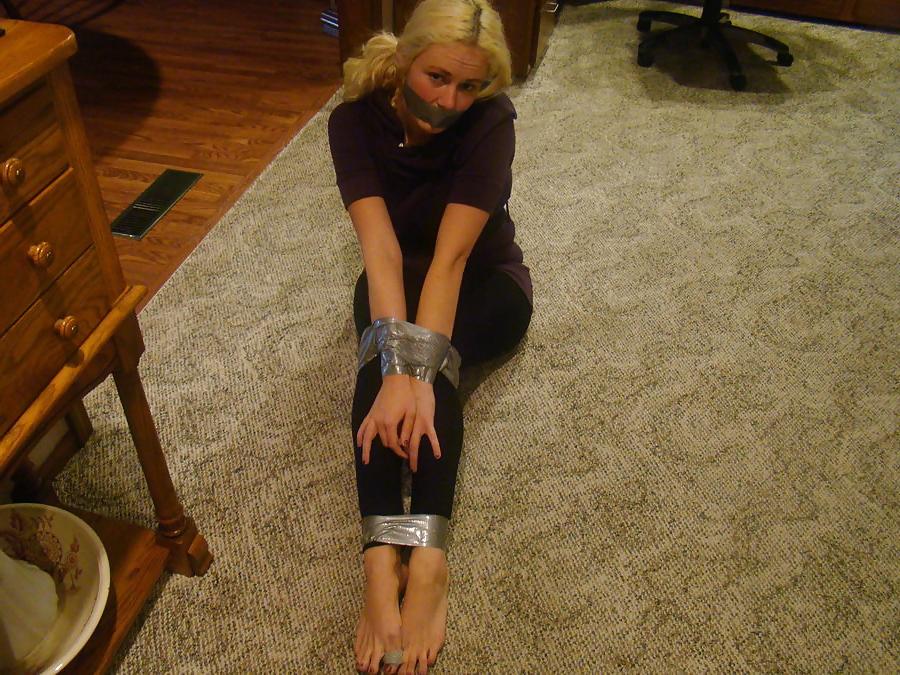 25P Teen-Bondage