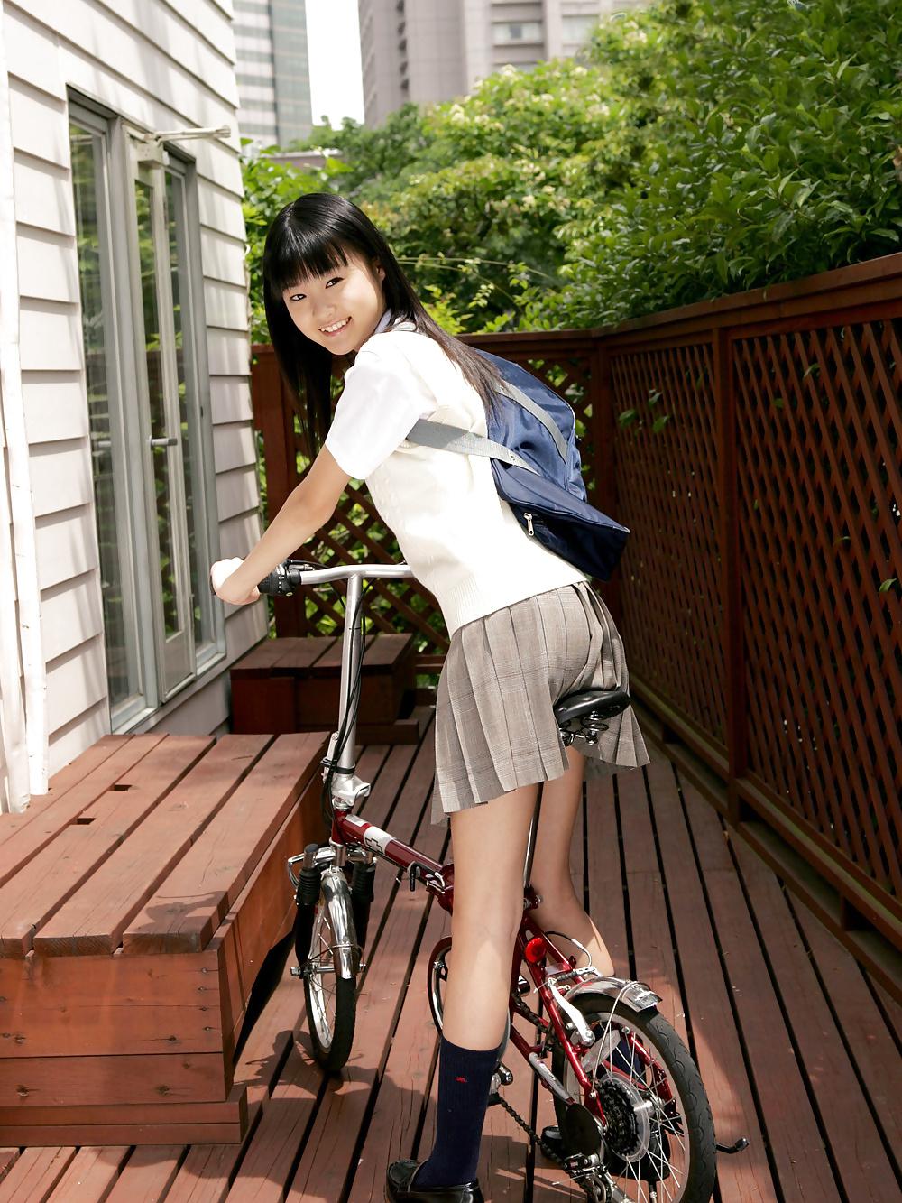 20P Japanese School Girls 06
