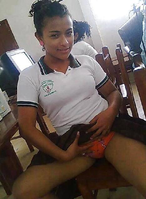 25P Latina Upskirts