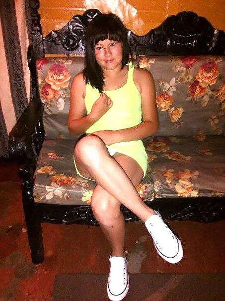 25P Latina Upskirts