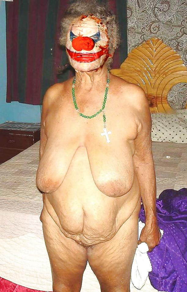 22P Send in the clowns