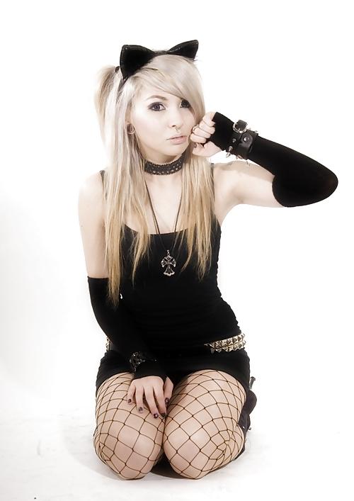 25P Cute girls with ears. (Cat, bunny..)