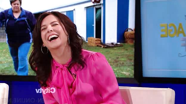 6P Lauren Graham - Pink Satin Blouse