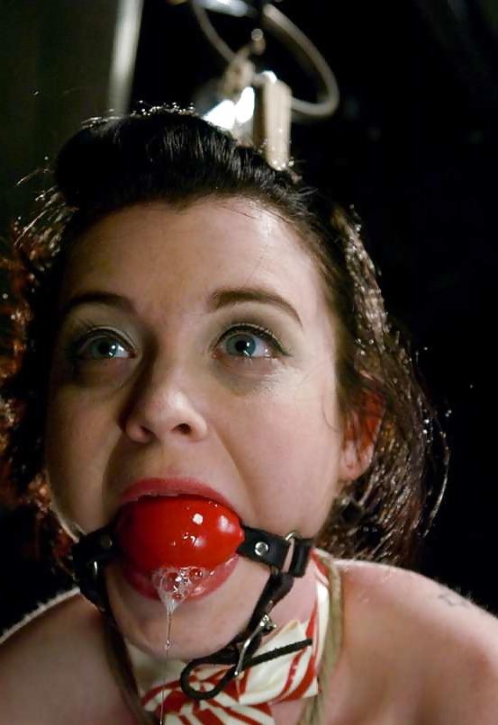 25P Sybil Hawthorne bdsm mix