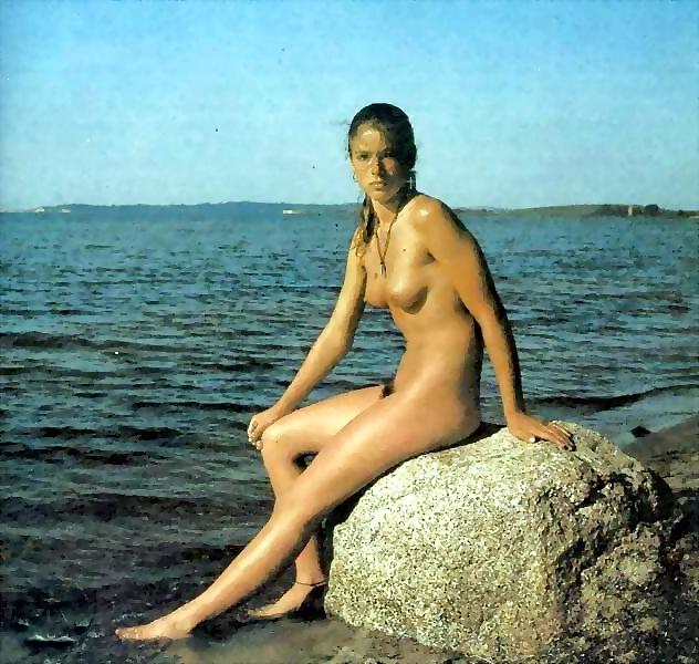 15P Nudist-1