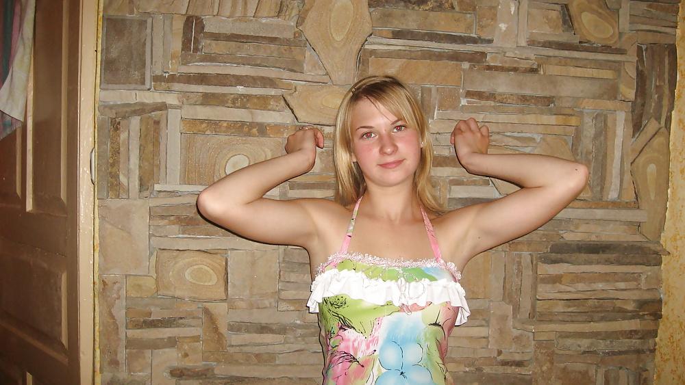 25P Blond Teen