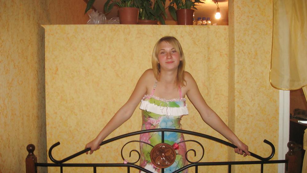 25P Blond Teen