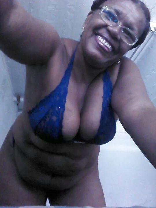 25P My nigga granny on webcam