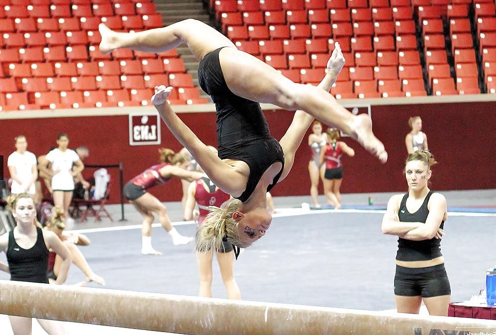 25P Brittany Johnson: Sexy Ass PAWG Whooty Gymnast - Ameman