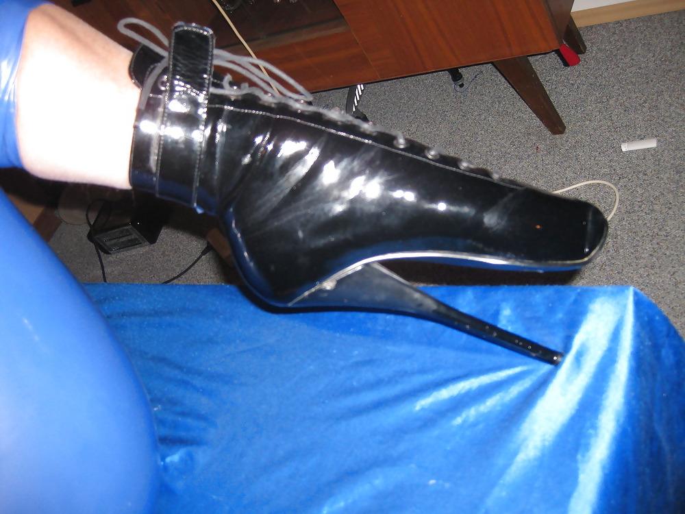 16P Latex Queen