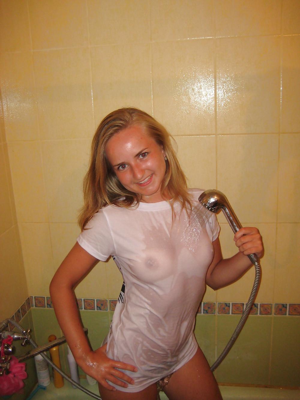 25P Wet t-shirt party