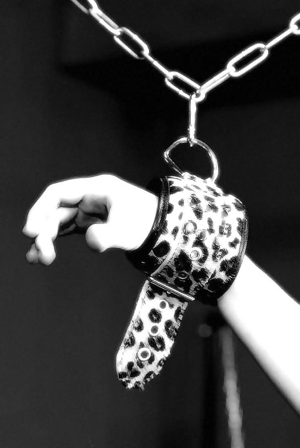 25P BDSM Submission 03