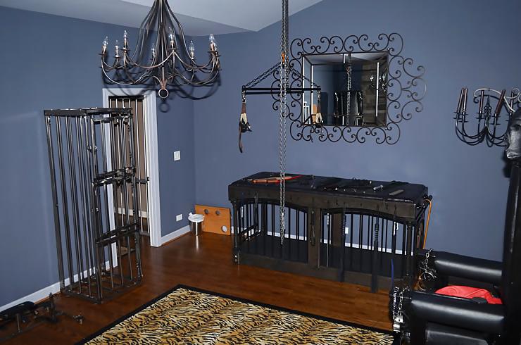 21P BDSM ROOM 1