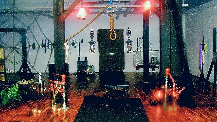 21P BDSM ROOM 1