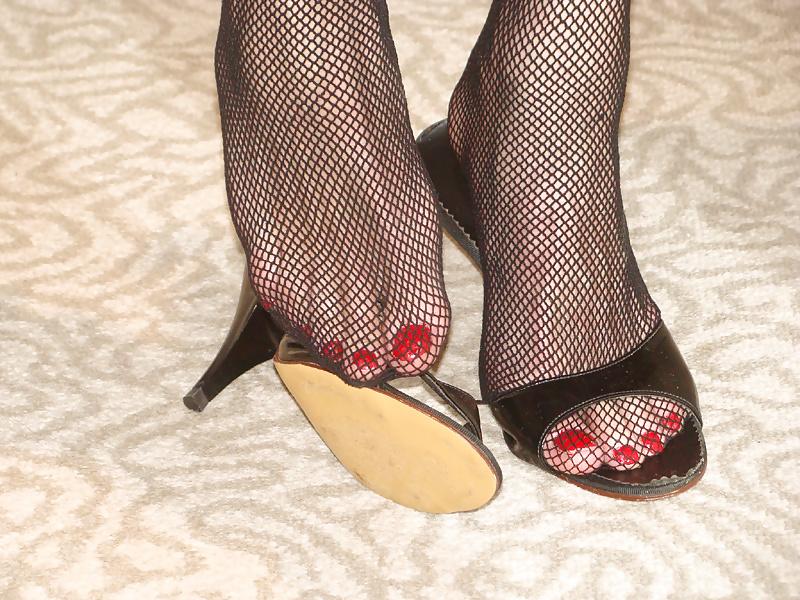 21P Exceptionaly, I wear a Fishnet Pantyhose for you