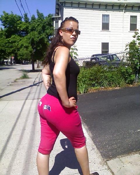 15P Sexy latin milf
