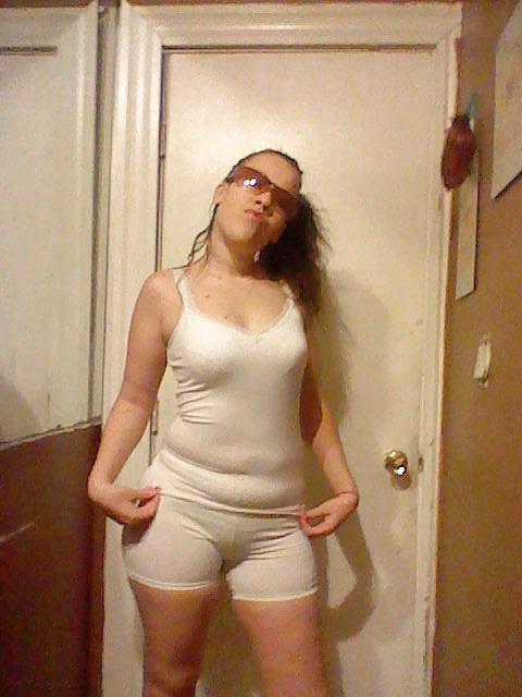 15P Sexy latin milf