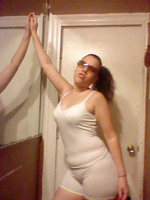15P Sexy latin milf