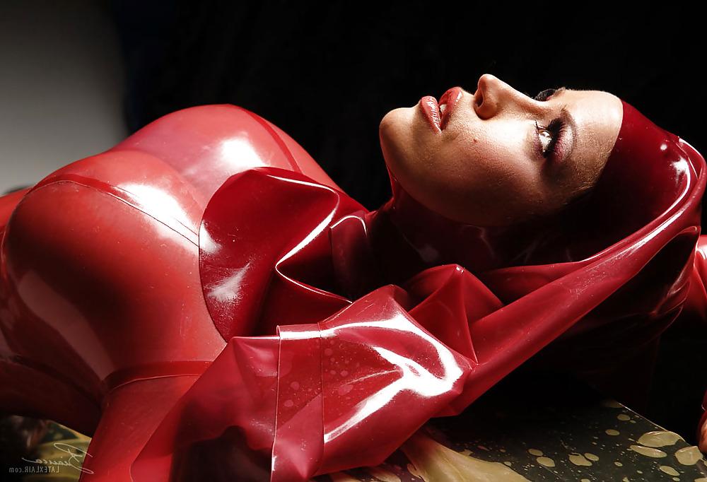 25P Red rubber nun