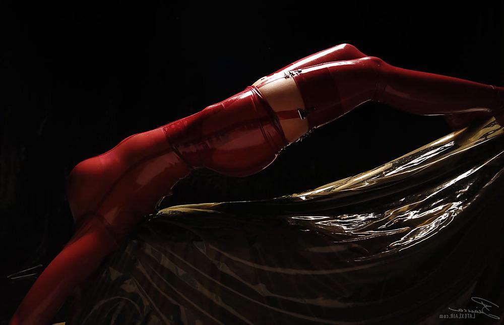 25P Red rubber nun