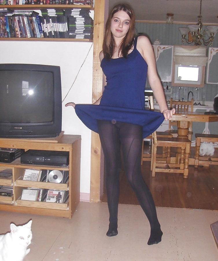 25P Nylon upskirt