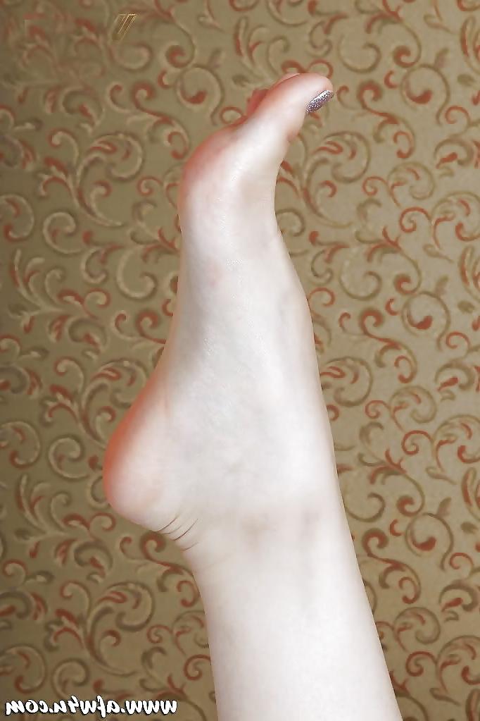 25P Nothing but sexy feet