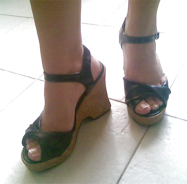 25P Nothing but sexy feet