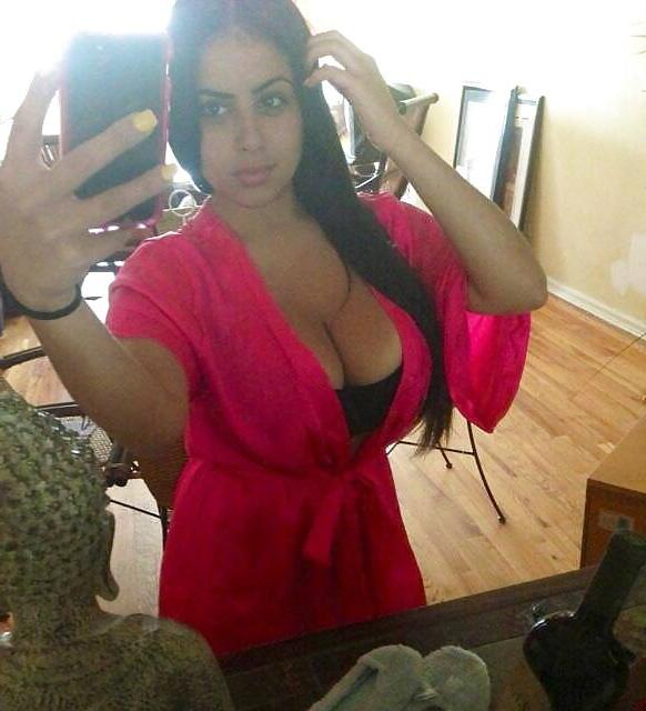25P Sexy Latina NN