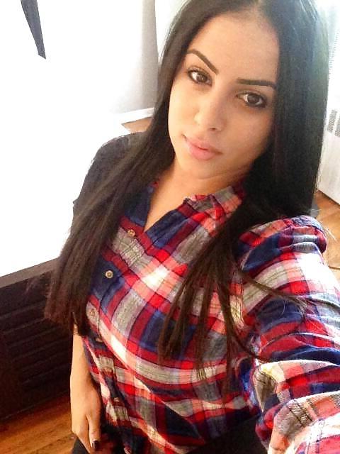 25P Sexy Latina NN