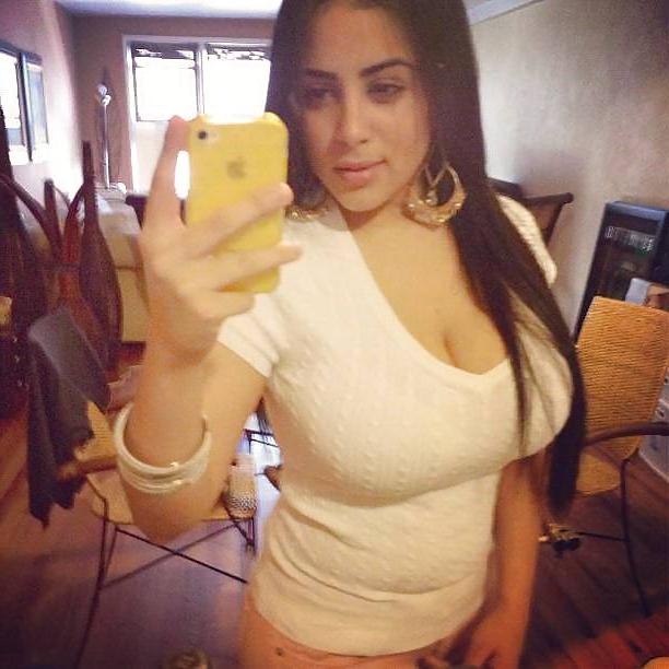 25P Sexy Latina NN