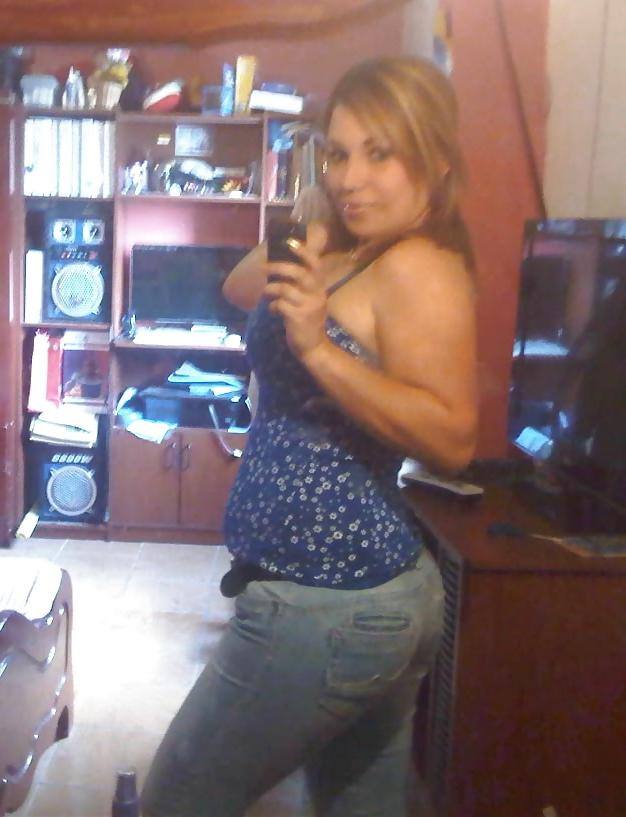 25P Yummy latina milf