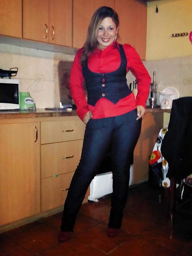 25P Yummy latina milf