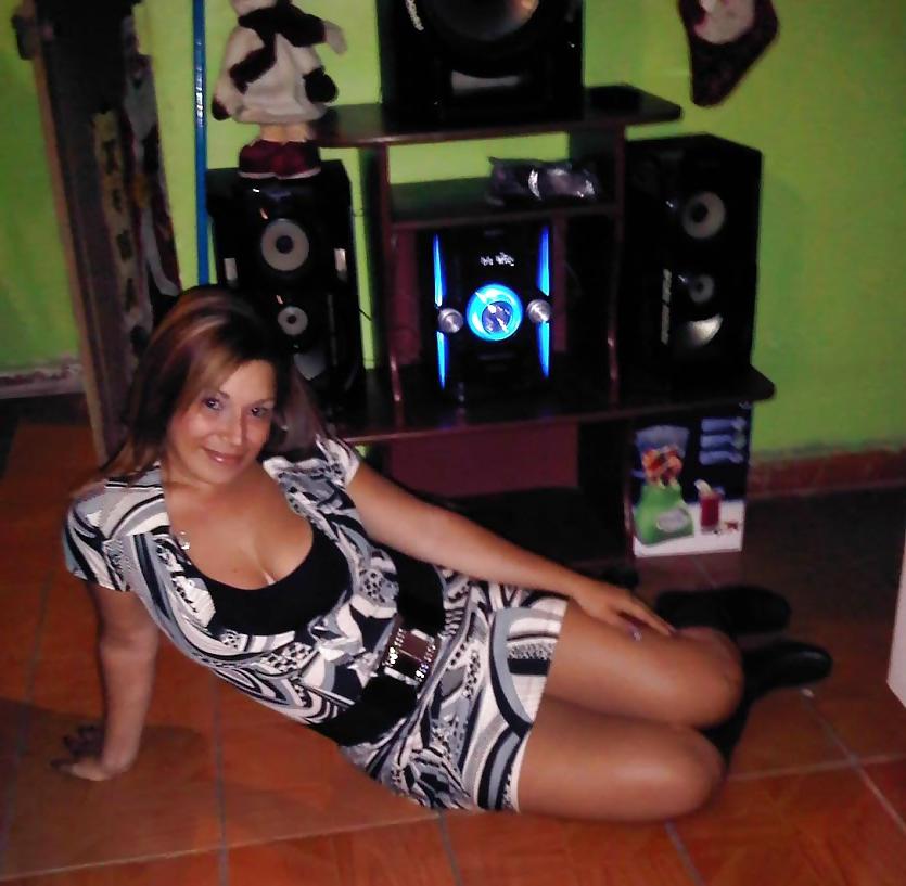 25P Yummy latina milf