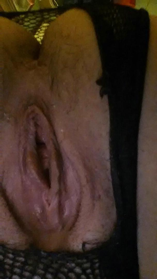 6P Hot wife in crotchless lingerie playing with new toy