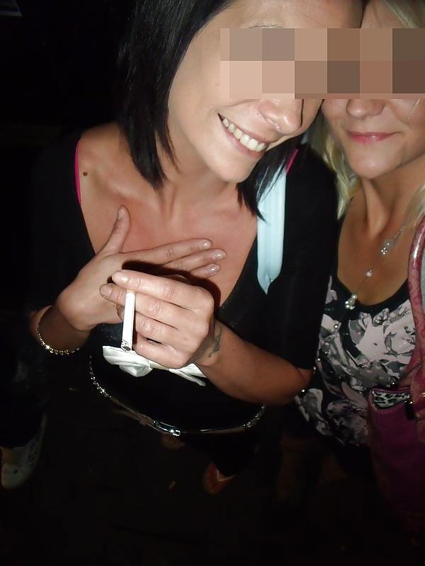 25P Used panties best friends night out in night club toilets