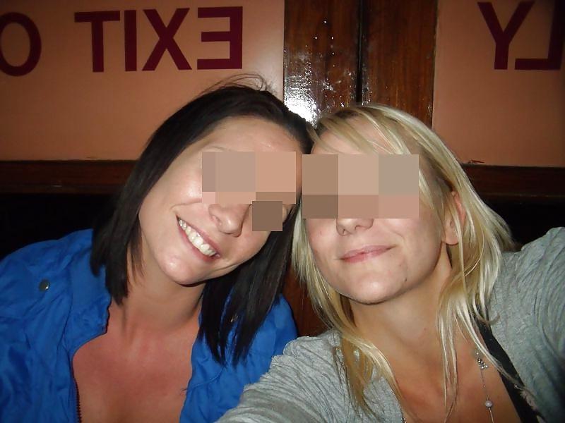 25P Used panties best friends night out in night club toilets