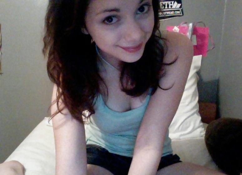 9P Webcam teen hottie