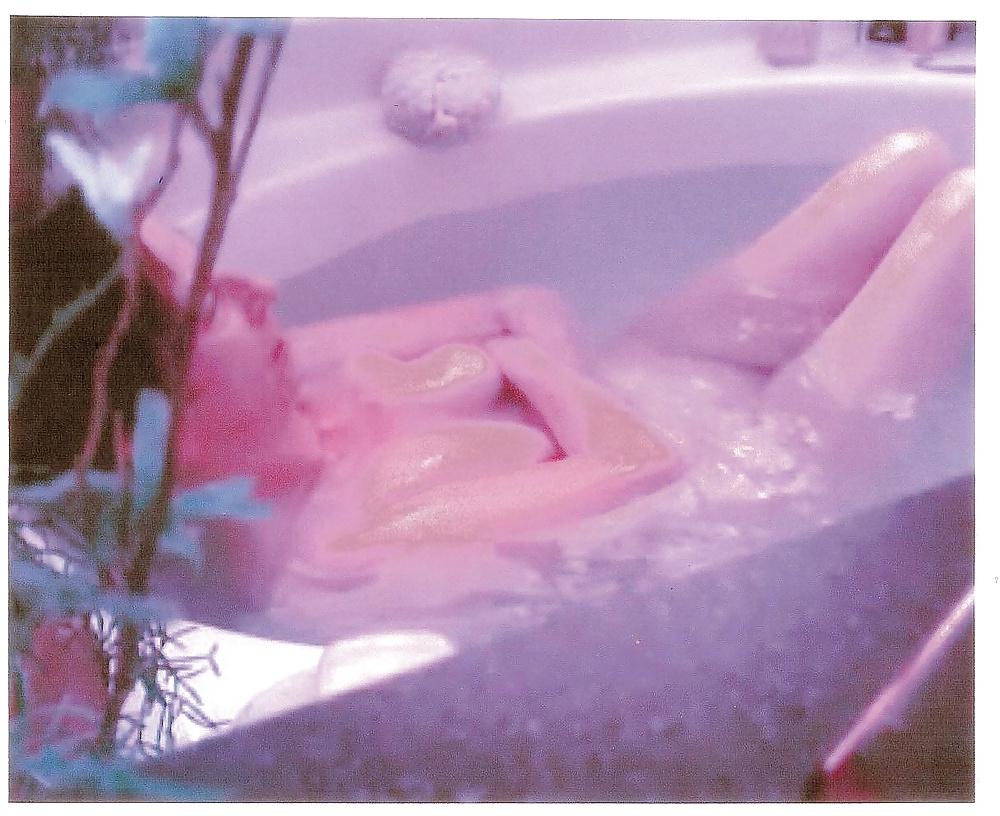 4P Frau in der Wanne