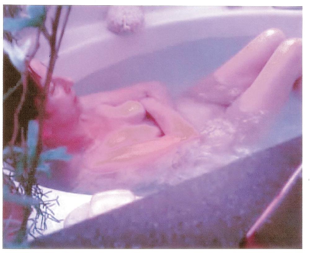 4P Frau in der Wanne