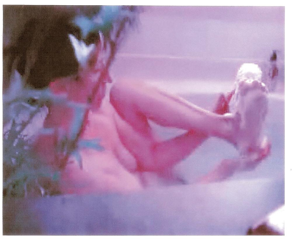 4P Frau in der Wanne