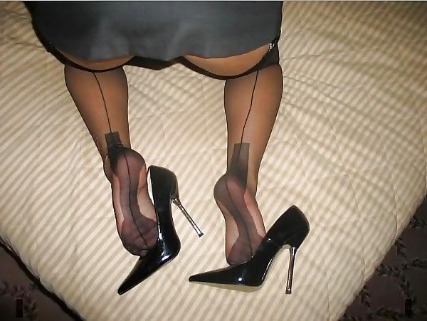 25P Nylon legs and heels