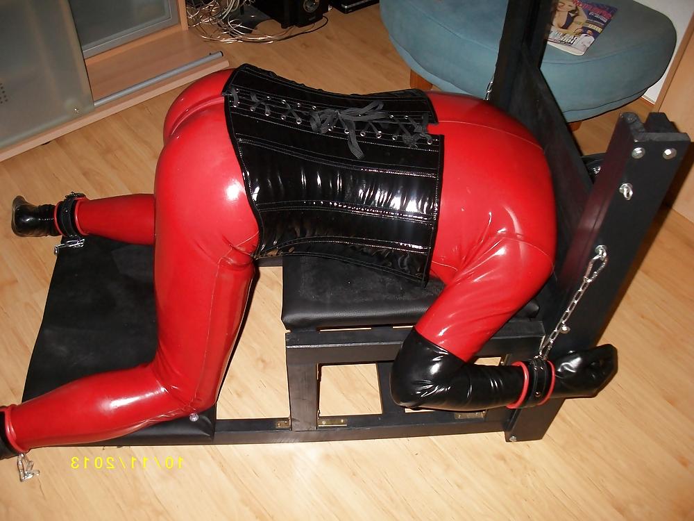 25P Latex und Bondage 2