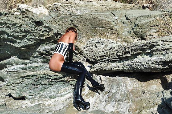 18P Latex outdoors