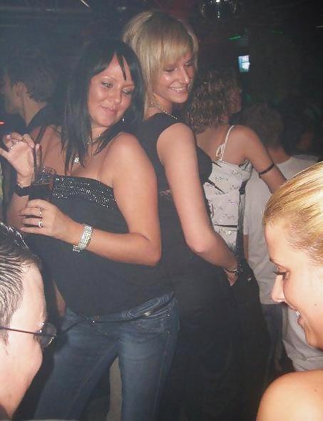 8P Mee in party club dance in sexy clothes