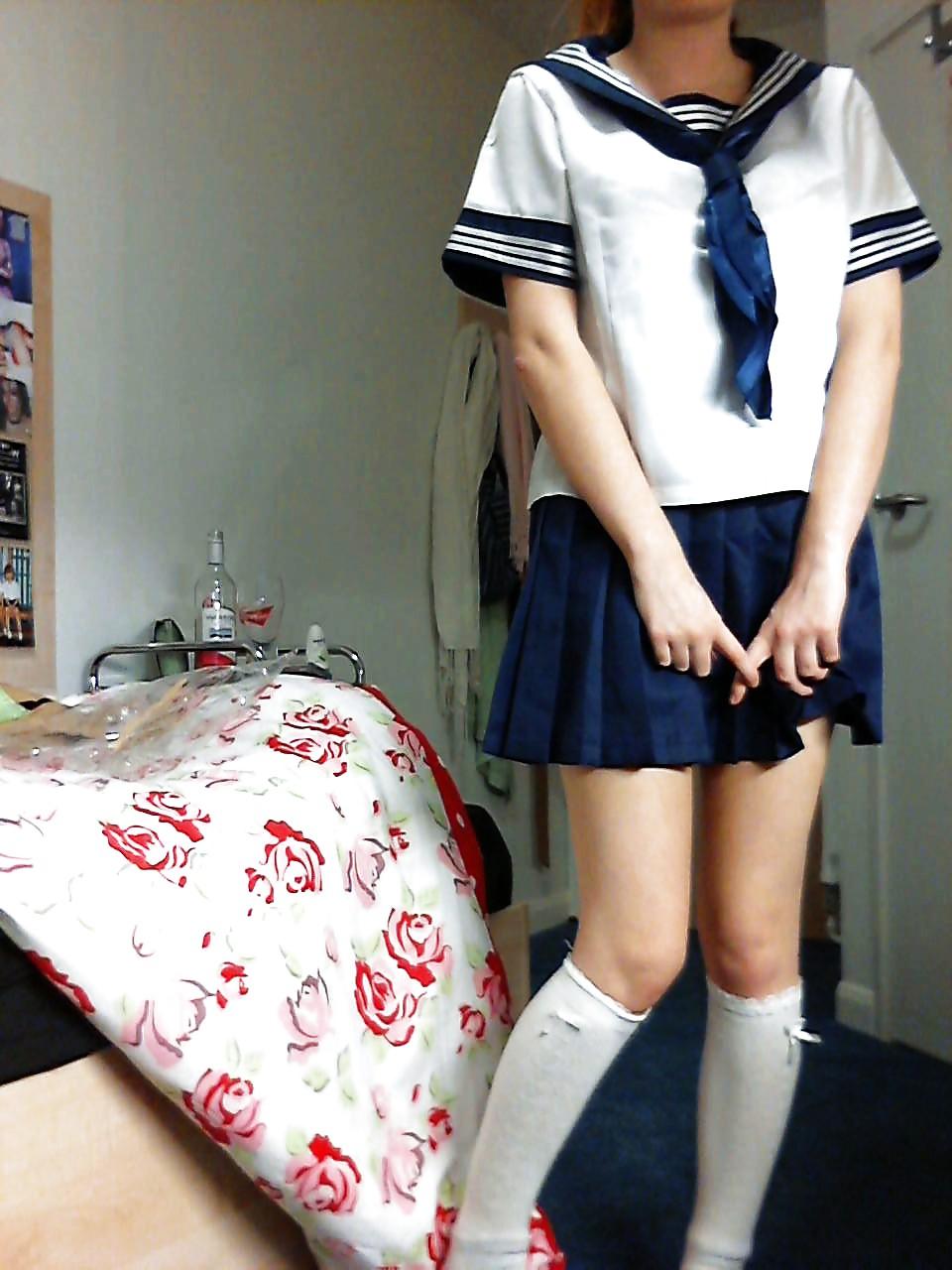 25P Redhead British Submissive Teen Student BDSM Enthusiast